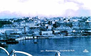 264- MOSTAGANEM - Vue prise du port
